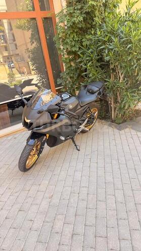 Yamaha R15 V4-3