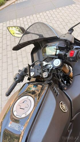Yamaha R15 V4-5