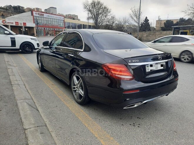 Mercedes E 300 4MATIC-3