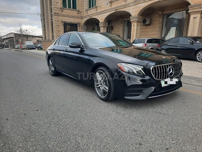 Mercedes E 300 4MATIC-7