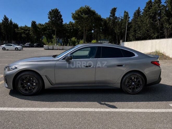 BMW i4-4