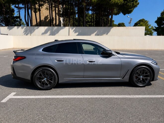 BMW i4-5