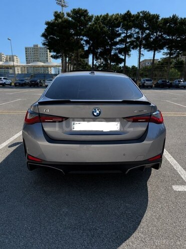 BMW i4-3
