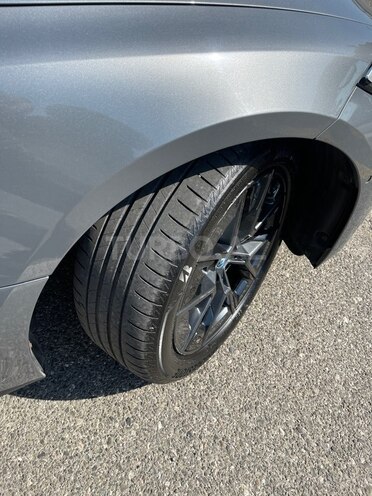 BMW i4-15