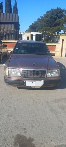 Mercedes E 300-1