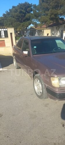 Mercedes E 300-7