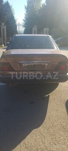 Mercedes E 300-6