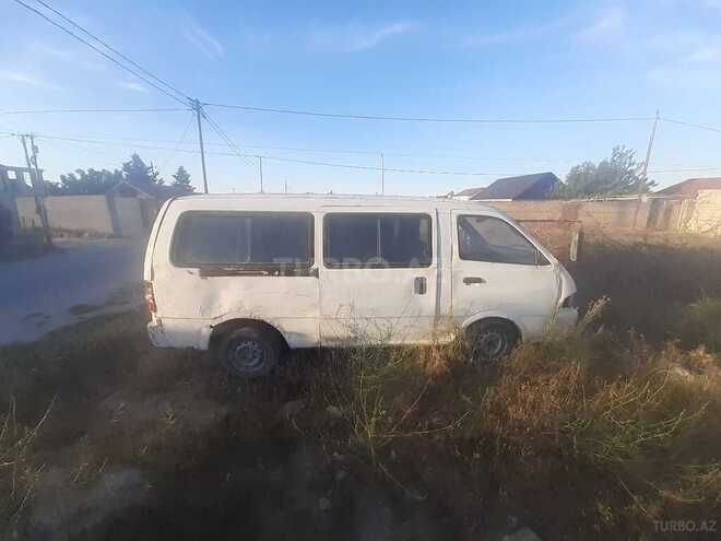 Kia Pregio-2