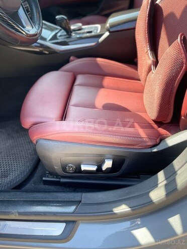 BMW i4-8
