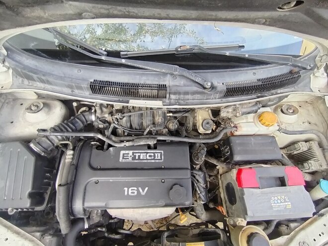 Chevrolet Aveo-5