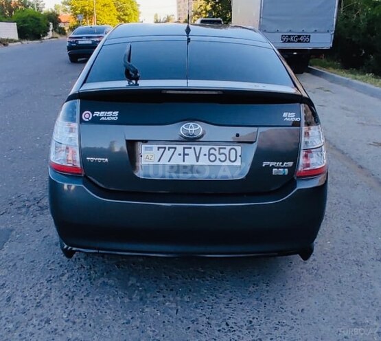 Toyota Prius-2