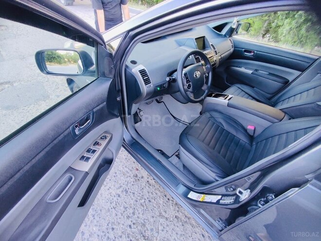 Toyota Prius-11