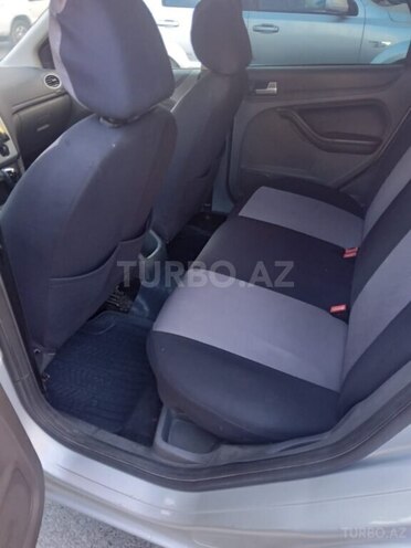 Ford Focus-7