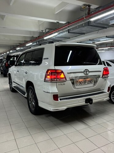 Toyota Land Cruiser-4