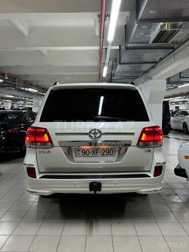 Toyota Land Cruiser-5