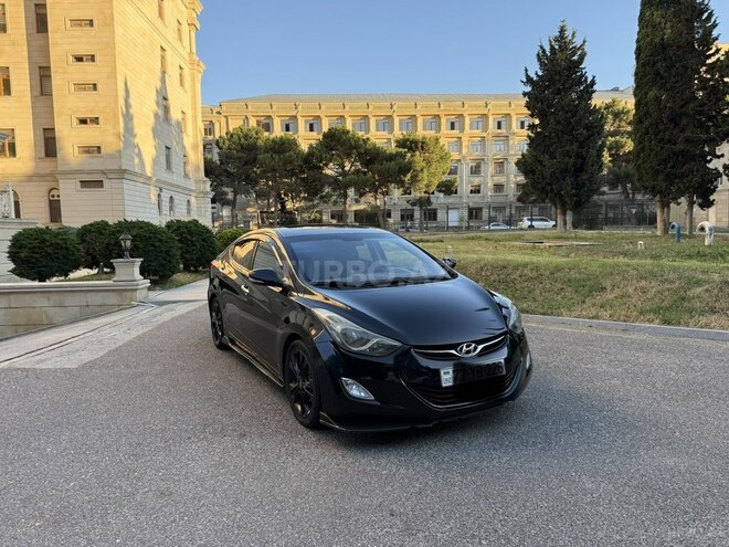 Hyundai Elantra-2