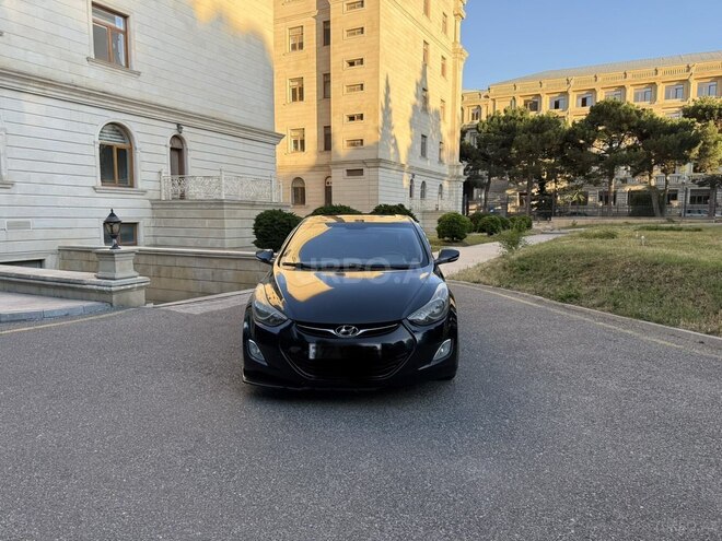 Hyundai Elantra-1
