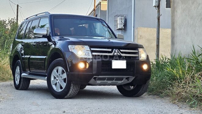 Mitsubishi Pajero-1