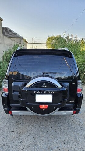 Mitsubishi Pajero-6