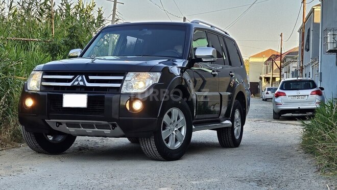 Mitsubishi Pajero-2