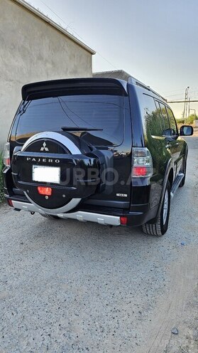 Mitsubishi Pajero-7