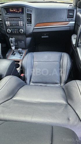 Mitsubishi Pajero-15