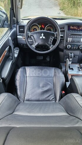 Mitsubishi Pajero-17