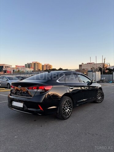 Hyundai Sonata-4