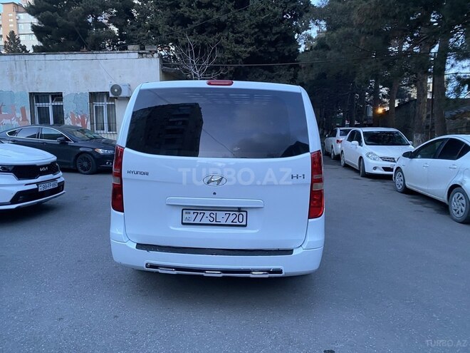 Hyundai H-1-16