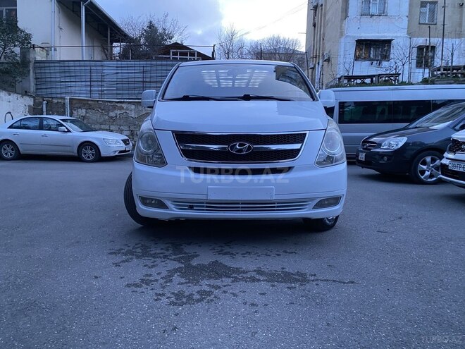Hyundai H-1-2
