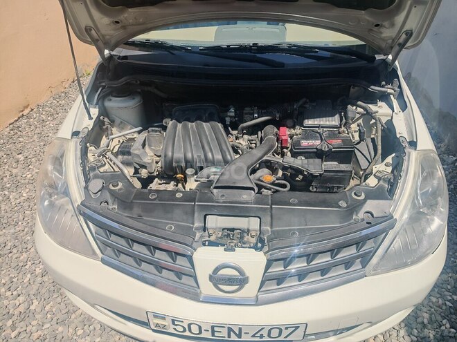Nissan Tiida-8