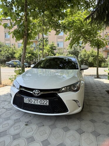 Toyota Camry-1