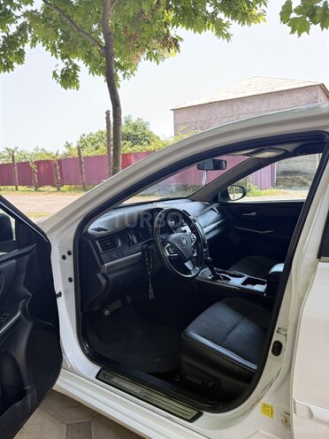 Toyota Camry-11