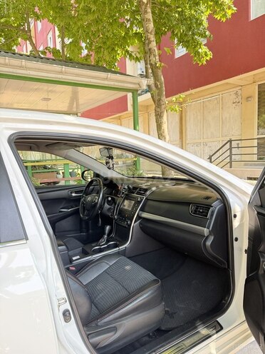 Toyota Camry-10