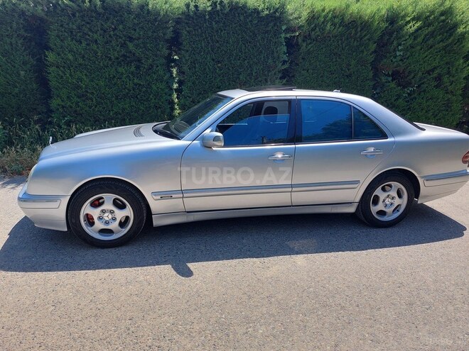 Mercedes E 270-2