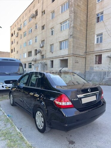 Nissan Tiida-6