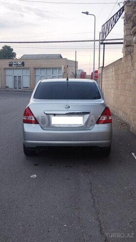 Nissan Tiida-2