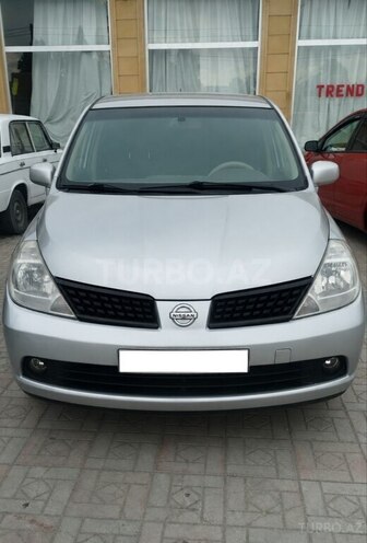 Nissan Tiida-5