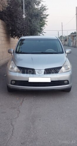 Nissan Tiida-1
