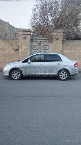 Nissan Tiida-8