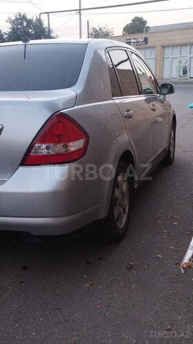 Nissan Tiida-7