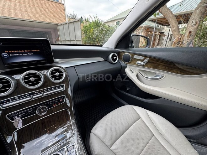Mercedes C 300-11
