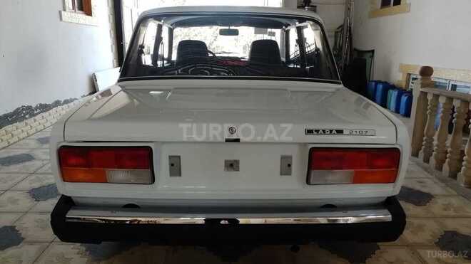LADA (VAZ) 2107-2