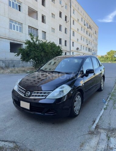 Nissan Tiida-1