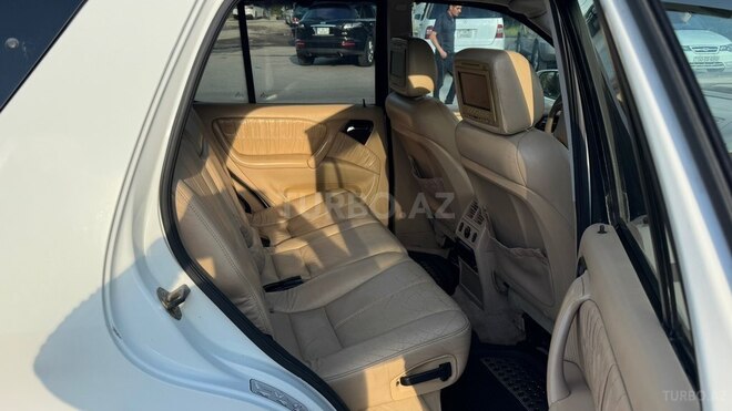 Mercedes ML 320-13