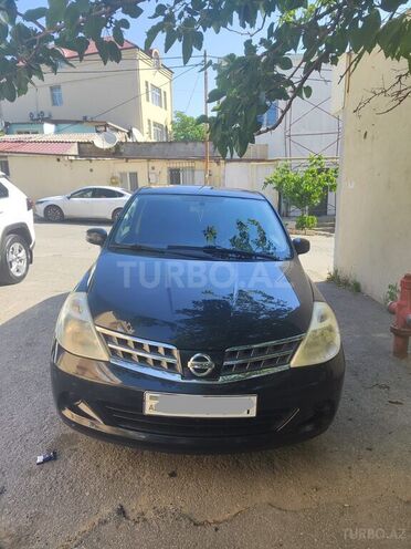 Nissan Tiida-1