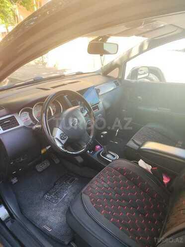 Nissan Tiida-4
