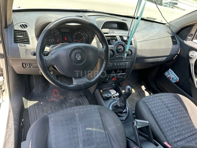 Renault Megane-6