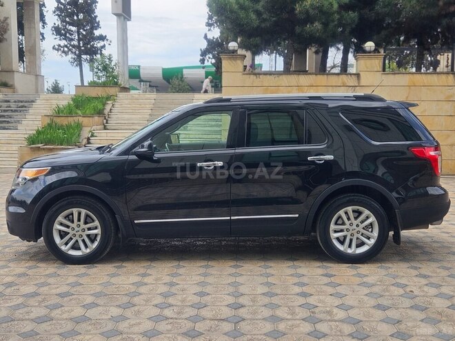 Ford Explorer-5
