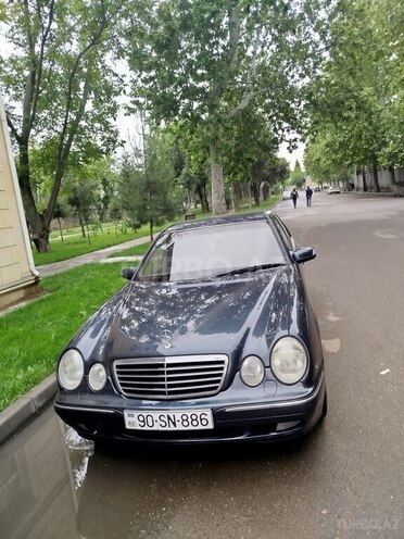 Mercedes E 240-5